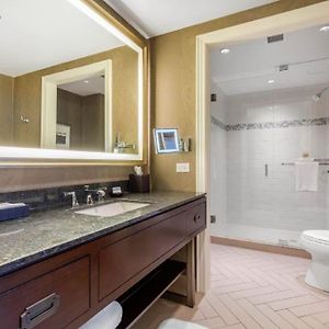 Premier Executive Room 1 King Bed